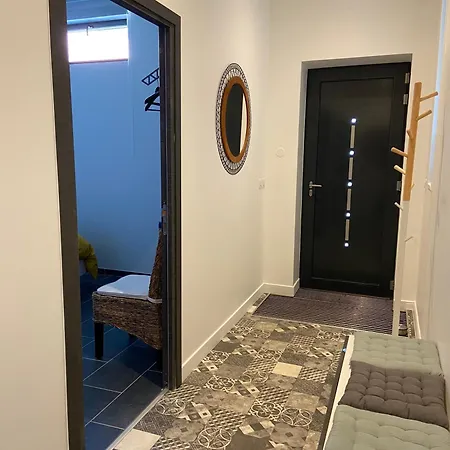 Confort Avec Commodites Espace Repas Wifi Parking