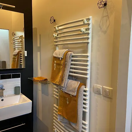 Confort Avec Commodites Espace Repas Wifi Parking