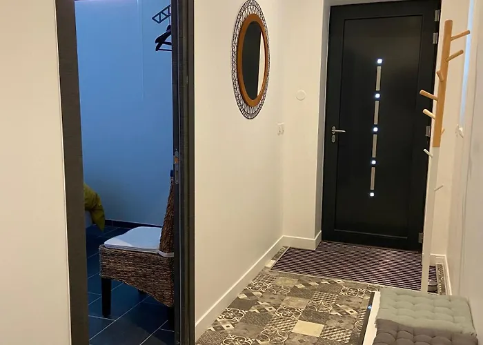 Confort Avec Commodites Espace Repas Wifi Parking